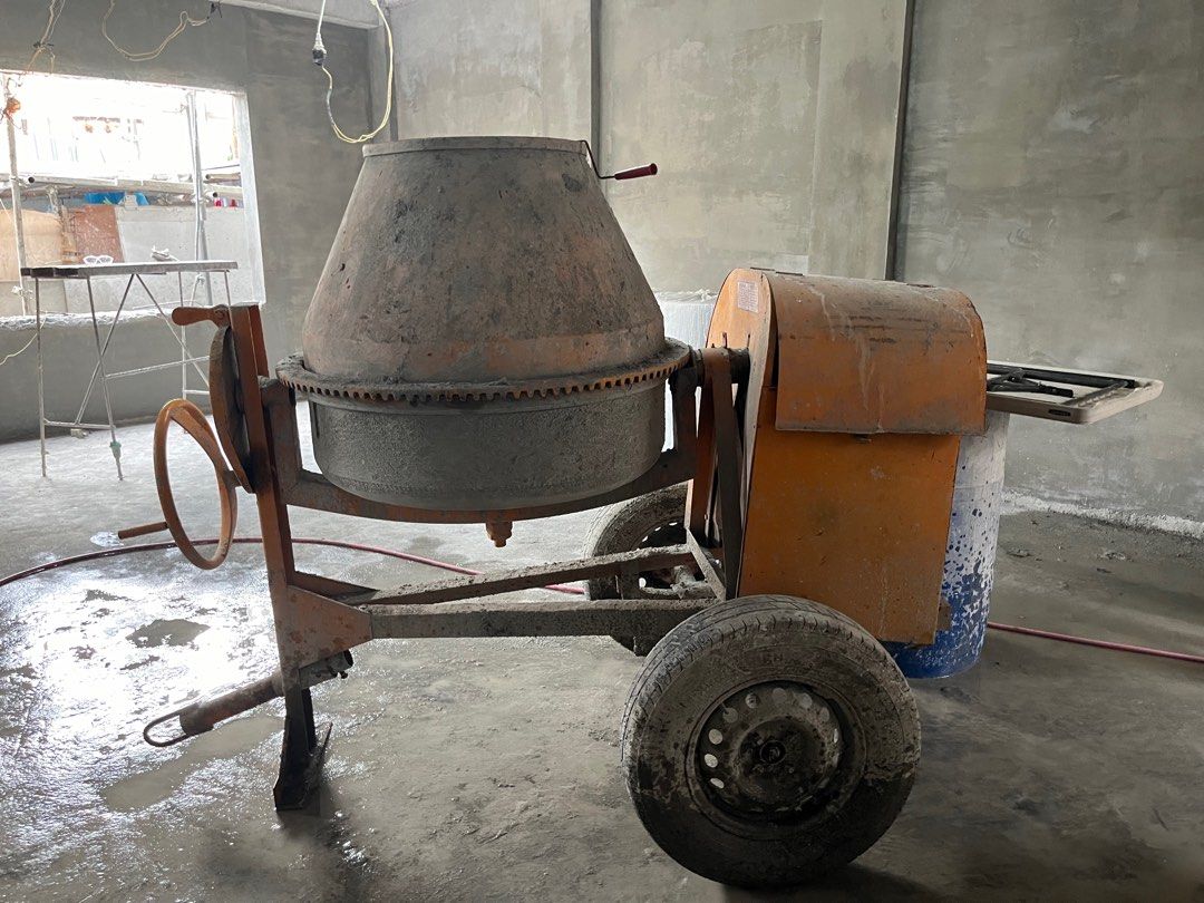 5HP Concrete Mixer (Category: Construction Tools & Equipment) located in Caloocan City. Submitted by jonvillanu12044 (Listing ID 1325516333, Image 1). Description: 5 horse power Concrete Mixer. Honda motor.