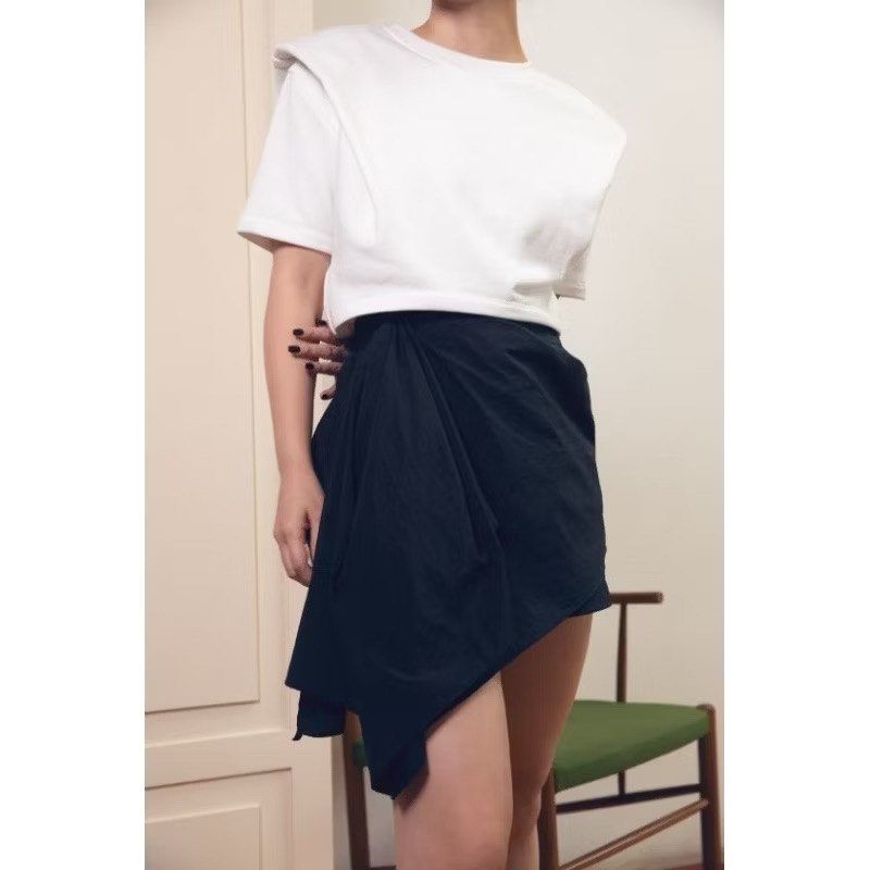 Ciel x elxi corliss ivory top (Kategori: Atasan) berada di Jakarta Timur. Dikirim oleh newchancenewyou (ID iklan 1325541446, Gambar 2). Deskripsi: DM me for real pictured.