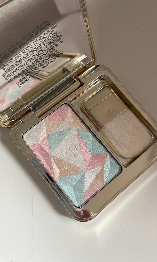 CLE DE PEAU BEAUTÉ Luminizing Face Enhancer (Category: Makeup) located in Pasig City. Submitted by declutterrrsale (Listing ID 1325462617, Image 3). Description: Limited-edition holiday release! Shade 106 Dawn of Destiny.