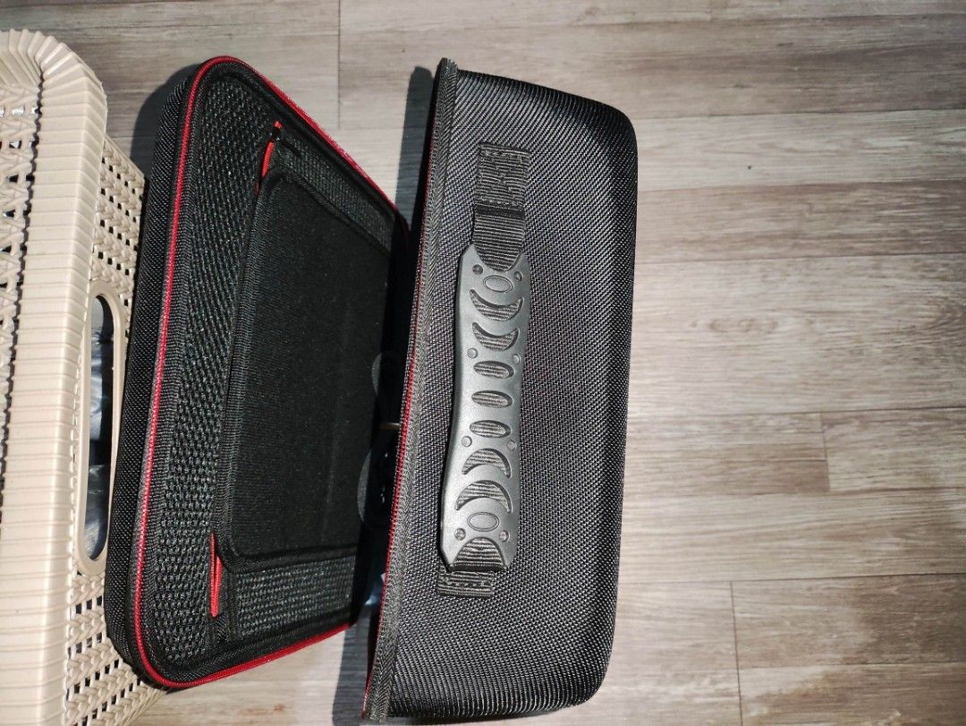 Dove travel bag for nintendo oled (Category: Cases & Covers) located in Makati City. Submitted by tenken02 (Listing ID 1325510837, Image 2). Description: Dove travel bag for nintendo oled waterproof scratcproof with 21 slot for nintendo cartridge game light meetup:sm aura taguig,market2x.
