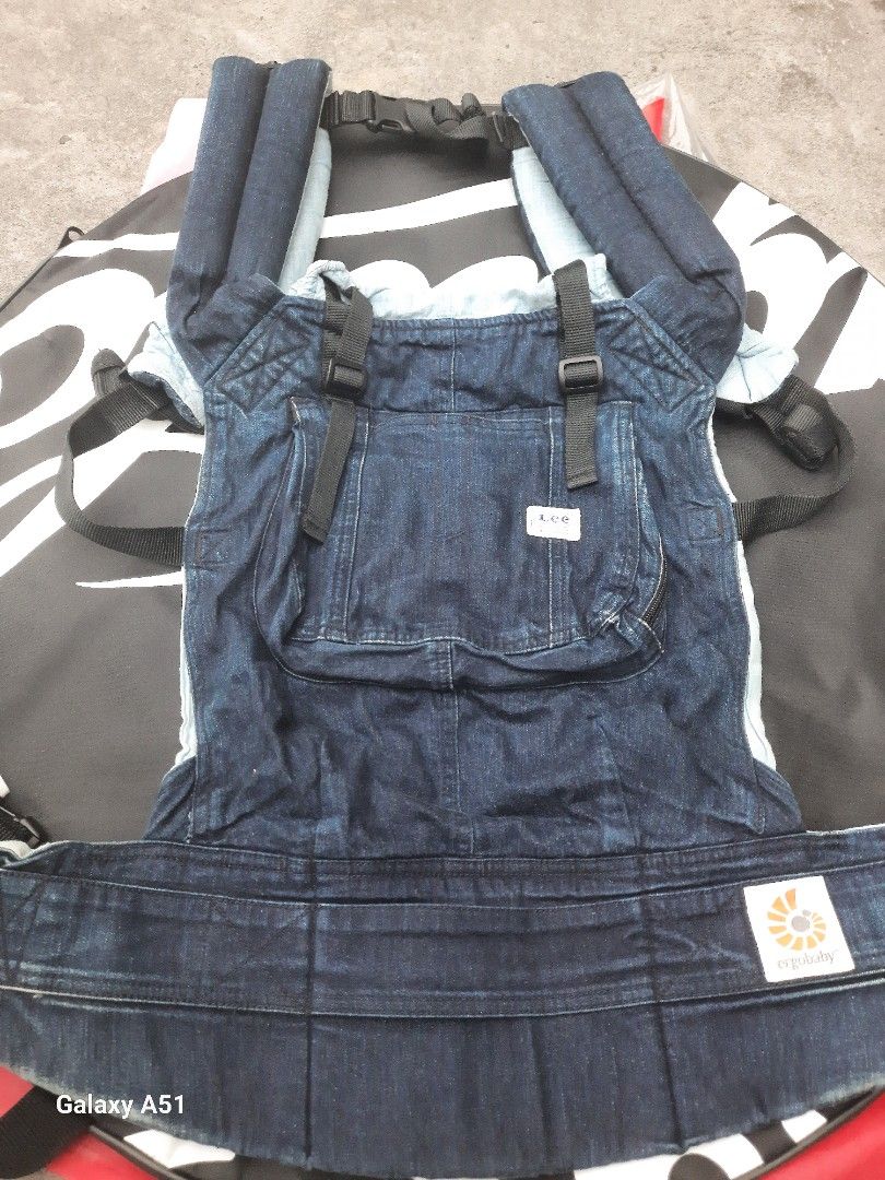 ERGOBABY LEE LIMITED EDITION, Babies & Kids, Going Out, Carriers 