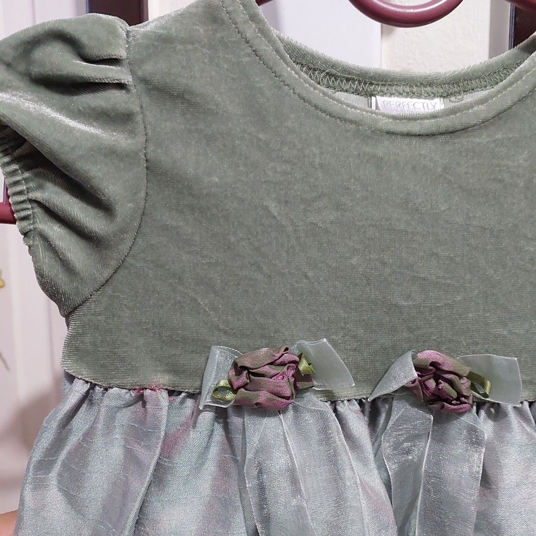 Green baby dress (Category: Babies & Kids Fashion) located in Manila. Submitted by thriftingiswise (Listing ID 1325584571, Image 3). Description: Used once in an occasion by my daughter when she was 18mos old. loc: manila mop: gcash shipping: grab/lala only.