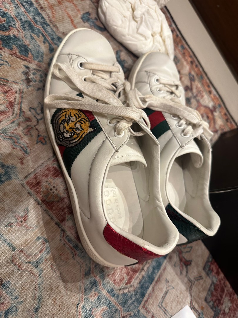Gucci lion sneakers discount