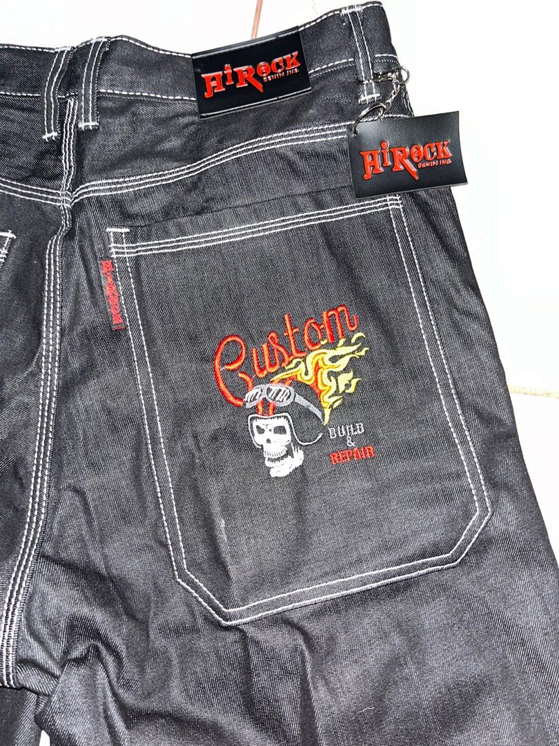 HI ROCK Big Pocket Shorts (Category: Shorts) located in Caloocan City. Submitted by ramenonly (Listing ID 1325551442, Image 3). Description: HIGH ROCK Big Pocket Shorts BNEW Size 34 (Dm for offer).