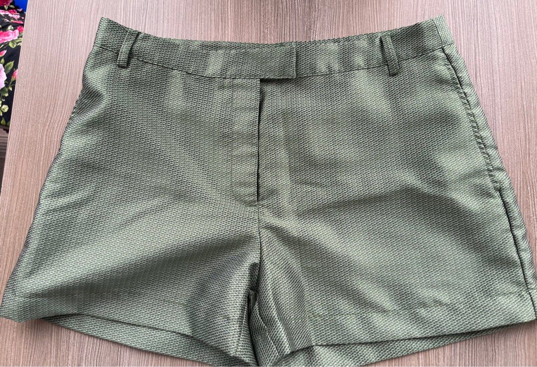 H M High waist tailored shorts Women s Fashion Bottoms Shorts on Carousell