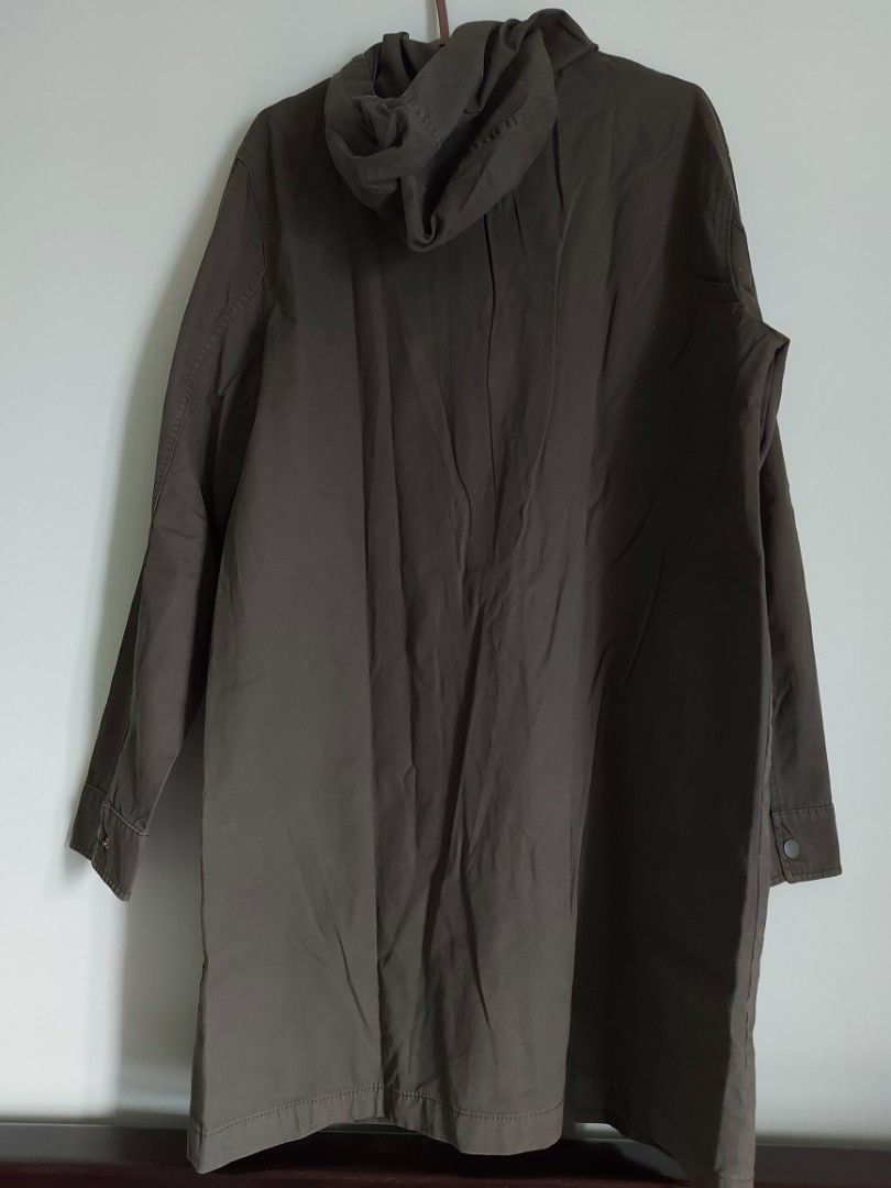 H&M military style long jacket (Category: Coats, Jackets and Outerwear) located in Makati City. Submitted by tapsj (Listing ID 1325268357, Image 3). Description: H& m divided Long military style jacket with hood Size Large Shoulder 21 inch Chest 24.5 inch Sleeves 27.5 inch Length 39 inch.