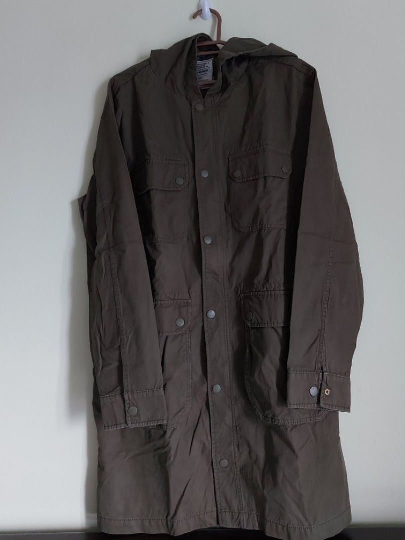 H&M military style long jacket (Category: Coats, Jackets and Outerwear) located in Makati City. Submitted by tapsj (Listing ID 1325268357, Image 1). Description: H& m divided Long military style jacket with hood Size Large Shoulder 21 inch Chest 24.5 inch Sleeves 27.5 inch Length 39 inch.
