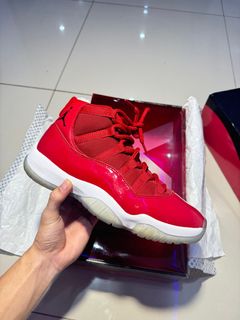 (Category: ) located in . Submitted by prettyflygarments (Listing ID 1325527488, Image 1). Description: .