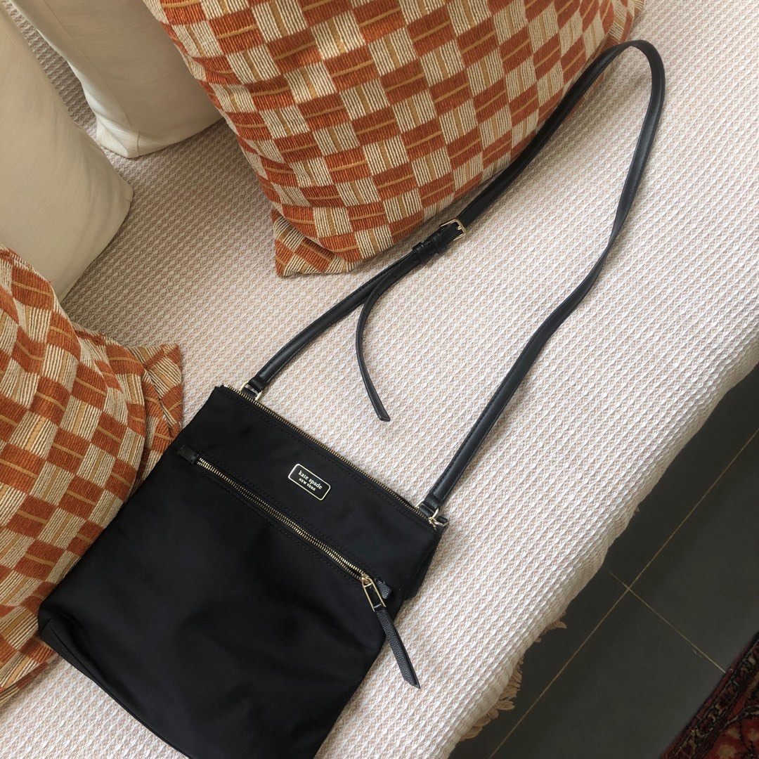 Kate Spade Flat Crossbody Bag Dawn Like New Women s Fashion Bags Wallets Cross body Bags on Carousell