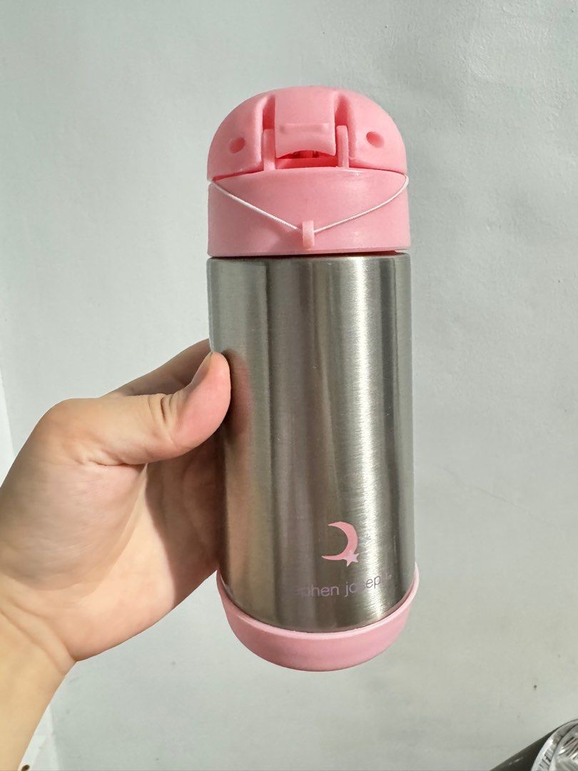 Kids insulated bottle Stephen Joseph (Category: Weaning & Toddler Feeding) located in Valenzuela. Submitted by brokedoctor1996 (Listing ID 1325543911, Image 2). Description: Brandnew Authentic May crack yung sa base pero di affected yung bottle. Maganda pa din at okay, magagamit.