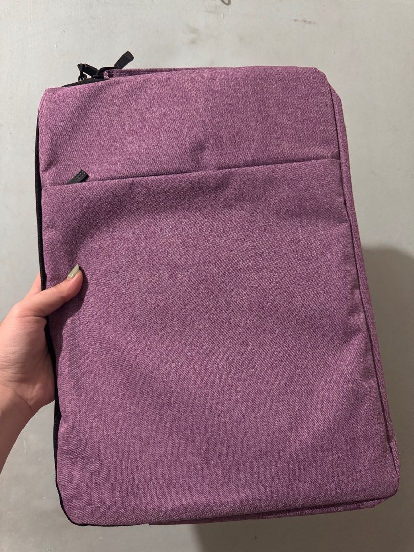 Laptop Sleeve/Bag - 14/15.6" (Category: Laptop Bags & Sleeves) located in Bacoor. Submitted by amorousmnl (Listing ID 1325564917, Image 1). Description: Never used RFS: Too big for my laptop.