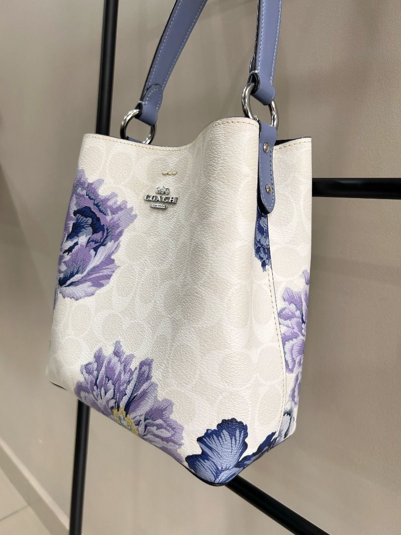 Town bucket bag in signature canvas with kaffe fassett print 2025