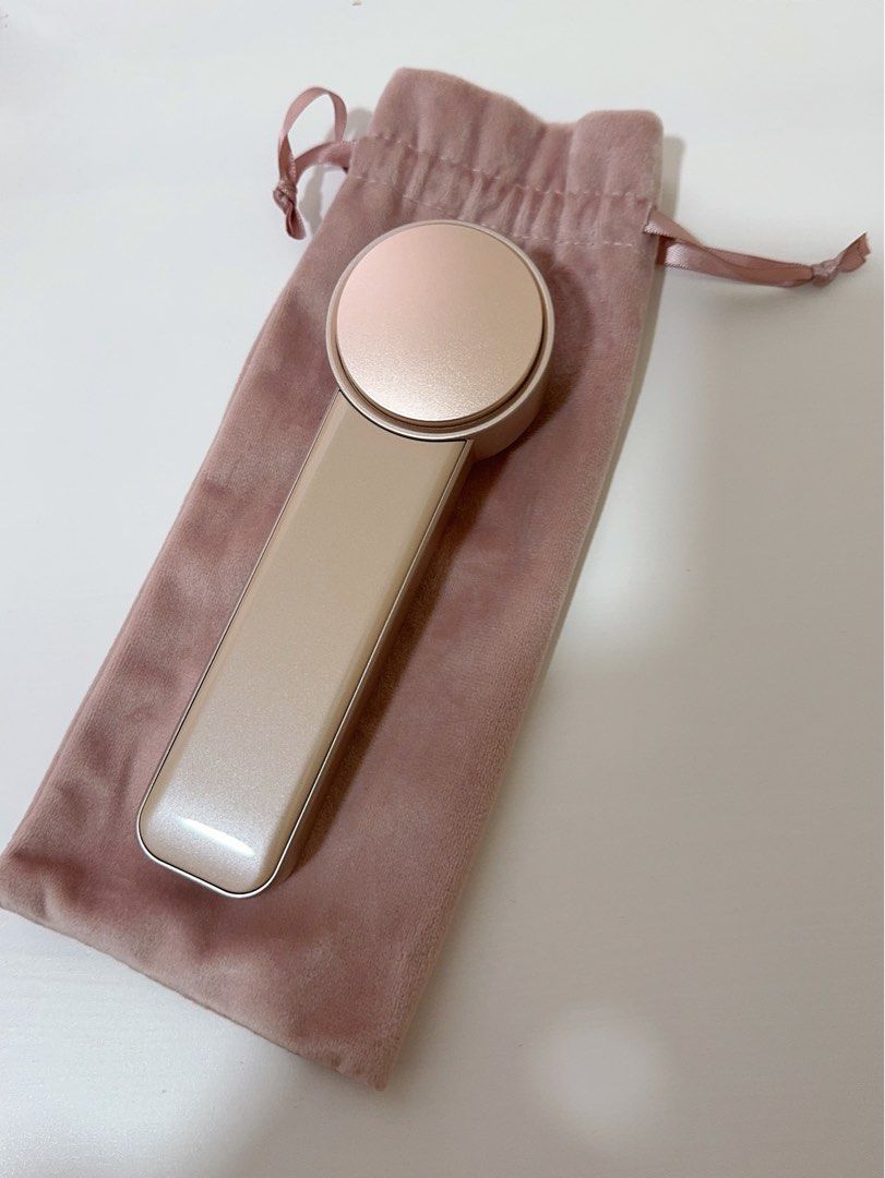Luxelle RF Beauty Wand (Category: Face Care) located in Paranaque City. Submitted by MoonMomma.ph (Listing ID 1325546658, Image 2). Description: Prep n’ fix pore care (3 Step Blackhead Remover) Click the link below ⬇️ for product description: https://pureliving.com.ph/products/luxelle-rf-beauty-wand-nude Item/s included: Unit, Charger 🔌, 2 Suction heads, sponge Flaw/s: Almost “as good” as new Original Price: 8,400 Price: 3,800 (SF will be should