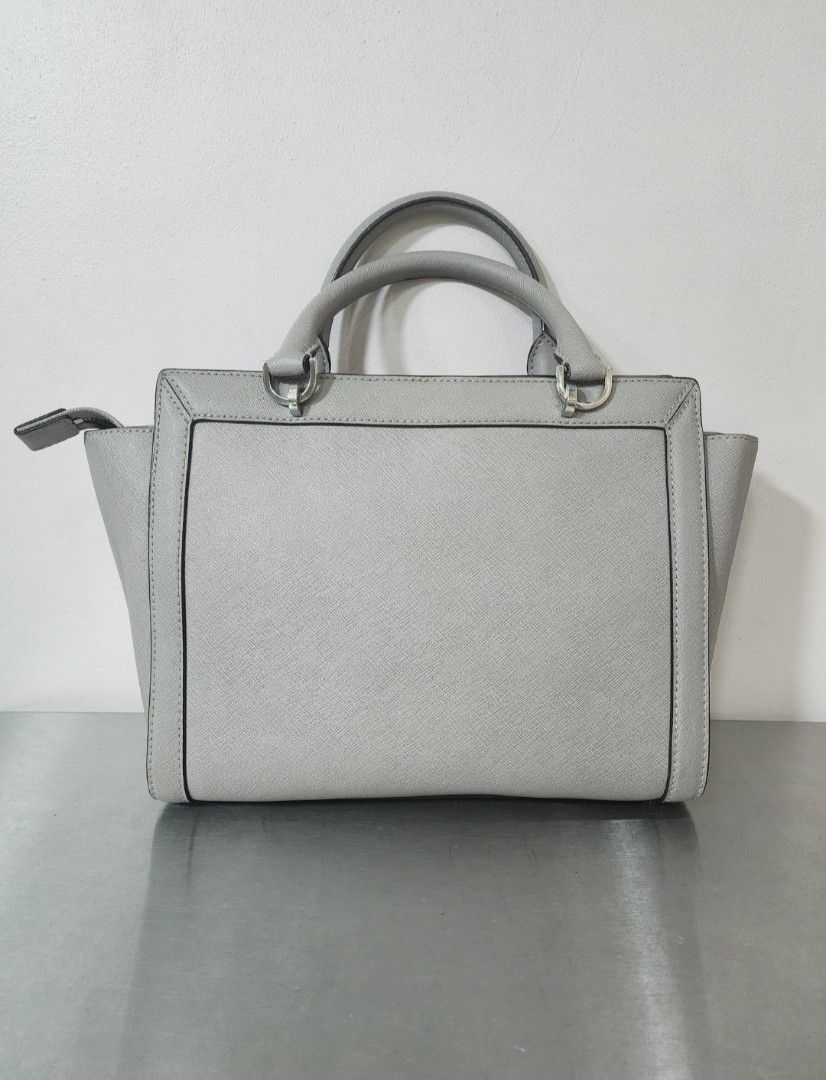 Michael Kors Tina Large Satchel Bag Women s Fashion Bags Wallets Cross body Bags on Carousell