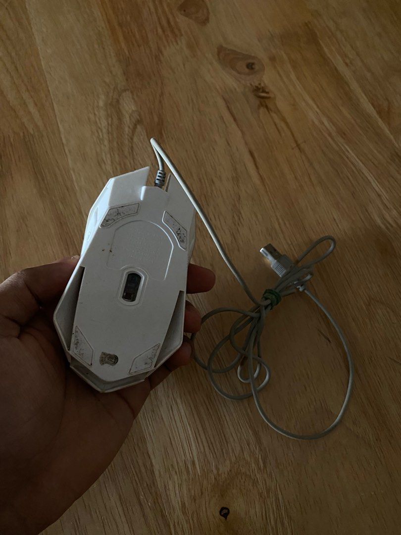 Mouse wired (Category: Mouse & Mousepads) located in Kuala Lumpur. Submitted by amsyargi (Listing ID 1325470185, Image 2). Description: Can claim as free for any purchases. 📍 Ampang ☎️ 0187800590 Can cod if confirm✅.