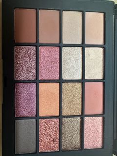 由 second_hand_makeup (刊登 ID 1325507039，圖片 1) 提交，位於 的 (類別：)，說明：。