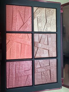 由 second_hand_makeup (刊登 ID 1325507451，圖片 1) 提交，位於 的 (類別：)，說明：。