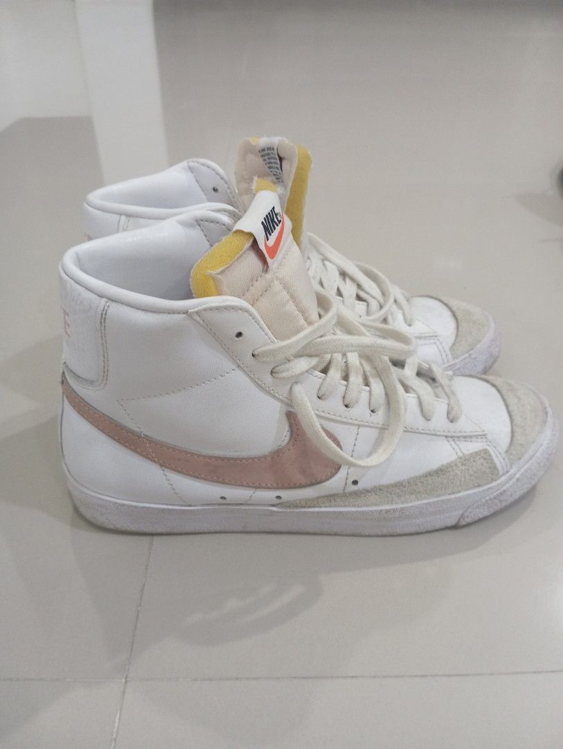 Nike Blazers Womens size 9.5 AUTHENTIC WITH BOX (Category: Sneakers) located in Davao. Submitted by cedrics_hobby (Listing ID 1325617632, Image 2). Description: Bought at Nike store AUTHENTIC Blazer Womens size 9.5 WITH BOX no issues.