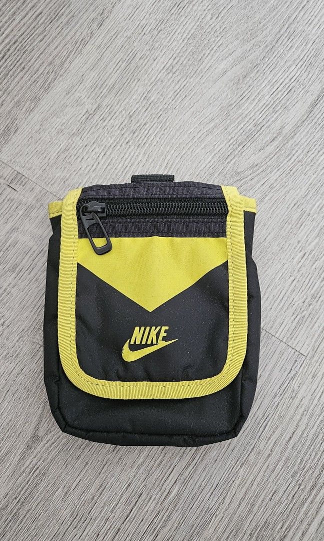 Nike pouches online