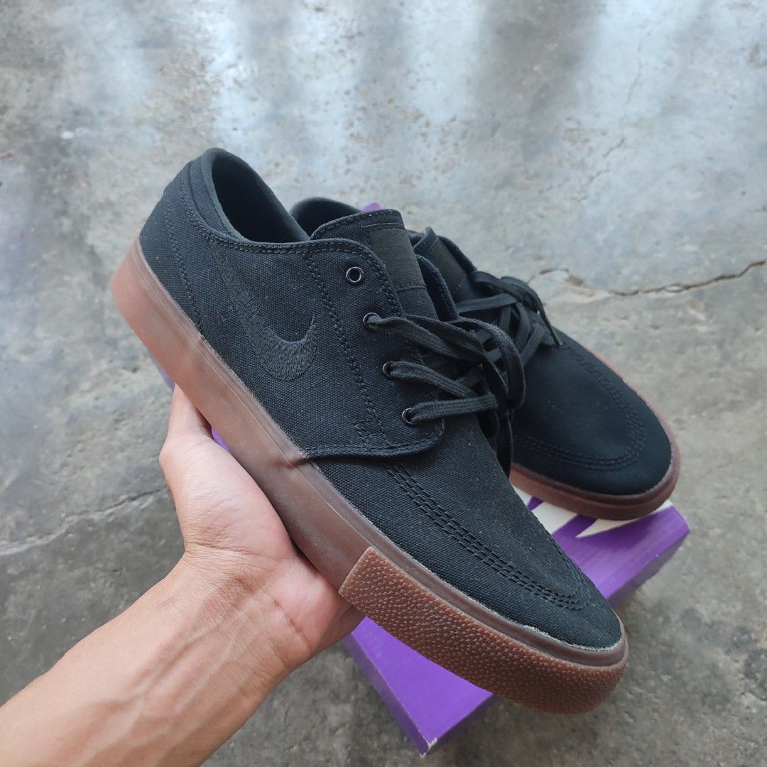 Nike SB Janoski 9 9.5 UK Men s Fashion Footwear Sneakers on Carousell