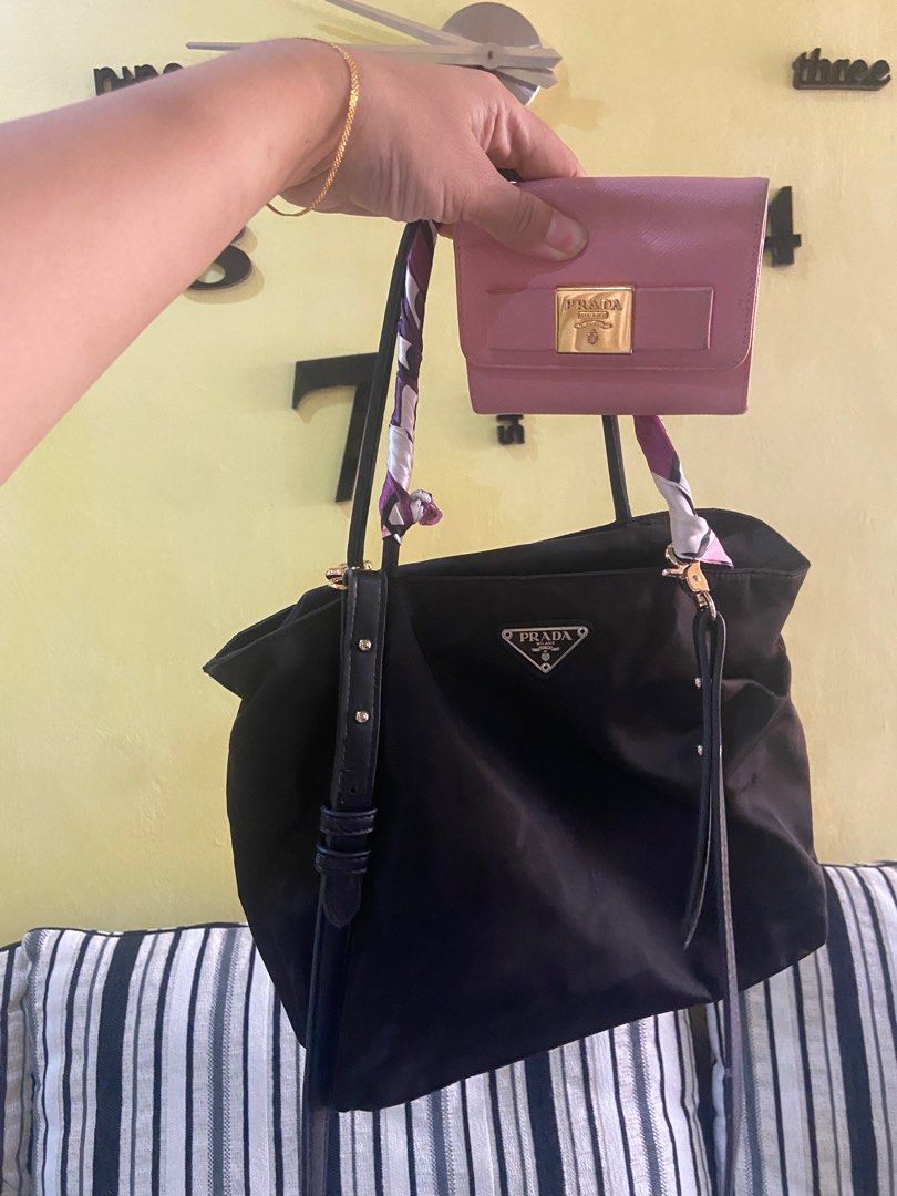 Original Prada bag (Category: Luxury Bags & Wallets) located in Urdaneta. Submitted by trendybg (Listing ID 1325455710, Image 3). Description: Original Prada tote bag RFS: Too many bags For business use the funds the will be earn Money back If proven fake.