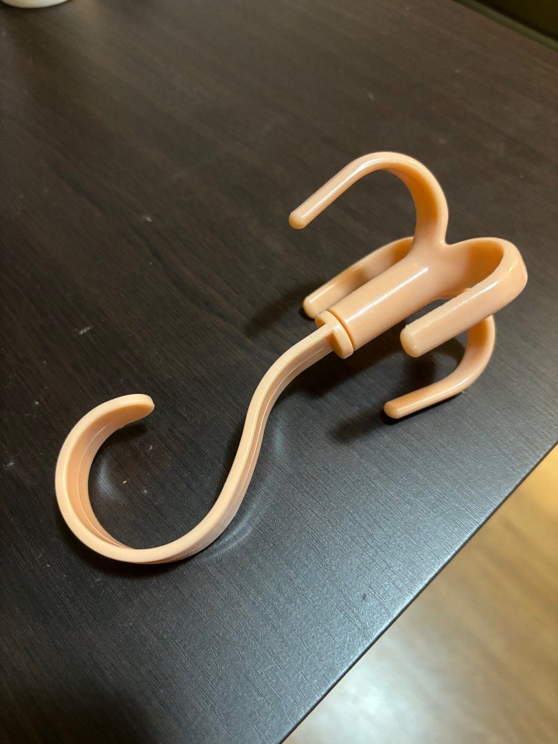Plastic bag hanger. 2 pieces (Category: Hooks & Hangers) located in Taguig. Submitted by sunsethaze (Listing ID 1325560936, Image 1). Description: .