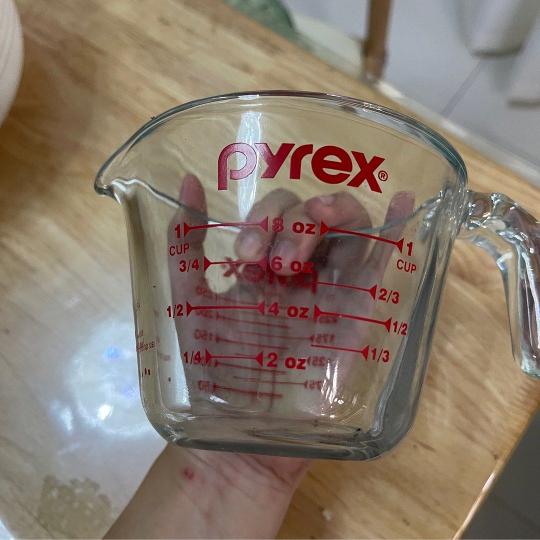 Pyrex Measuring Cup 1 cup 250 ml (Category: Bakeware) located in San Jose. Submitted by salt02 (Listing ID 1325599871, Image 2). Description: Brand new from US Never been used 1 cup / 250 ml.