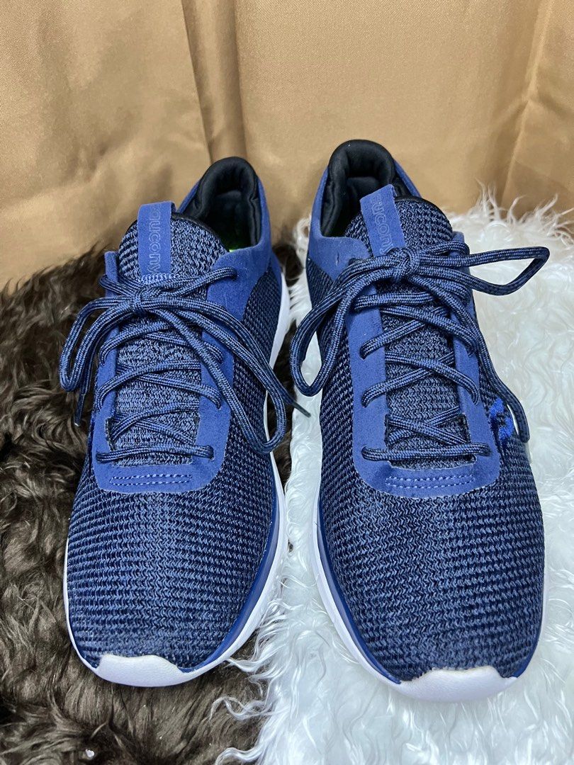 Saucony liteform escape top