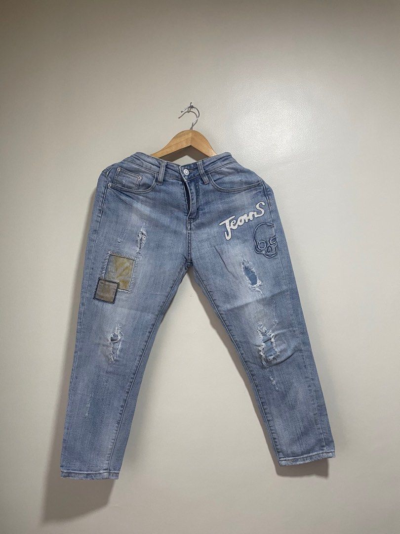 Straight Casual Jeans with patches (Category: Jeans) located in Santa Rosa. Submitted by krxtnm (Listing ID 1325514063, Image 2). Description: Size Mid waist - 26” Length - 32” Crotch - 10” Nice fit when worn RFS: does not fit anymore .