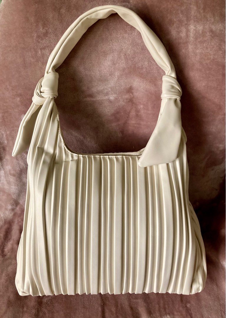 Vera Wang Hobo Bag Luxury Bags Wallets on Carousell