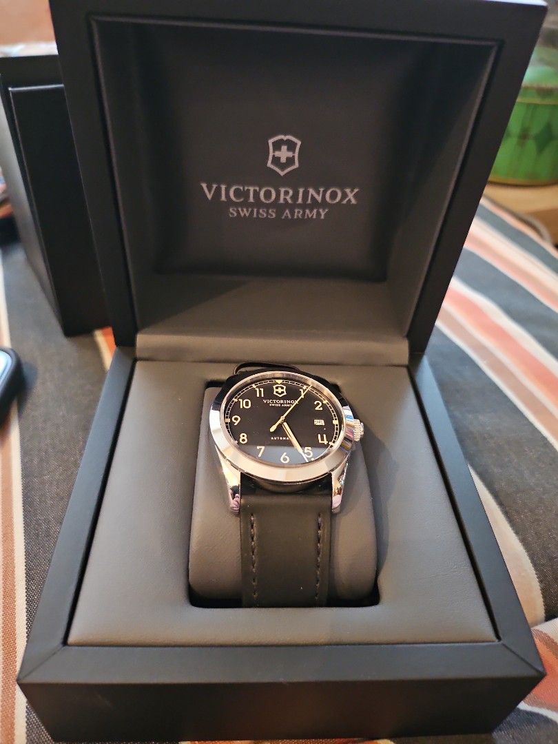 victorinox watch 241586