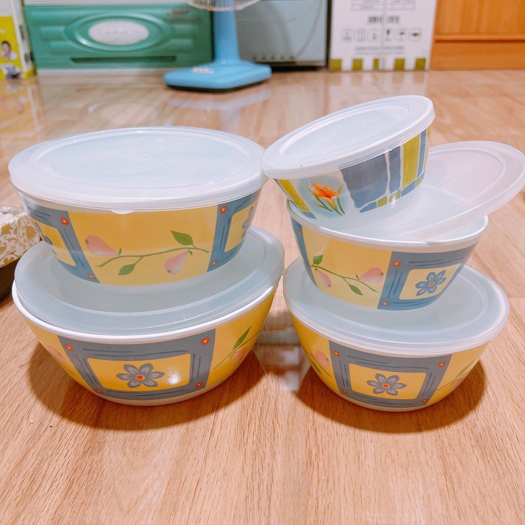 5 piece Storage Bowl with Cover (Category: Food Organization & Storage) located in Manila. Submitted by punini (Listing ID 1325750203, Image 3). Description: LAST PRICE NA PO Brand New RFS: decluttering Opened just to take pictures MOP: Gcash/Bank Deposit Courier: J&T / Lalamove (within Manila) Shipping shouldered by buyer Meetup: Mall of Asia.