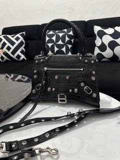 (Kategori: ) berada di . Dikirim oleh fhboutiquepreloved (ID iklan 1325748254, Gambar 1). Deskripsi: .
