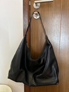 (Category: ) located in . Submitted by cherry.closet (Listing ID 1325700900, Image 1). Description: .