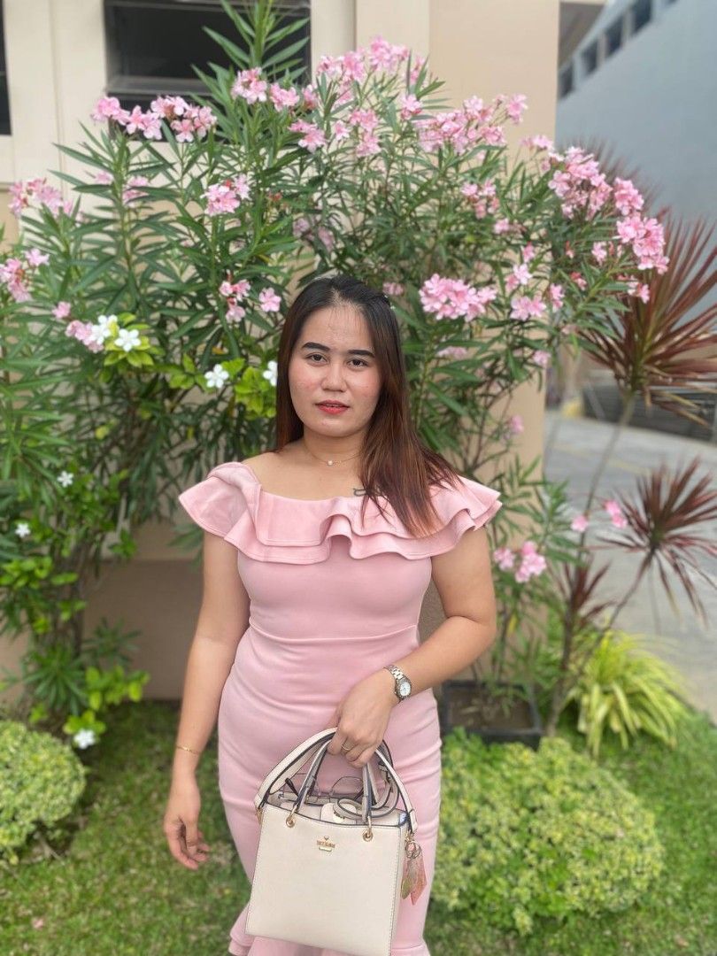 BODYCON DRESS (Category: Dresses) located in Cavite. Submitted by imdgrce (Listing ID 1325770262, Image 2). Description: SELLERS FAVE!! CAN FIT UP TO LARGE BODYCON MEANS FITTED, CAN FIT FROM SMALL NO FLAWS HIGH QUALITY COTTON CAN BE OFF SHOULDER.