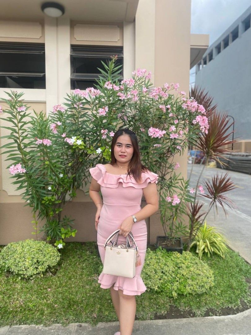 BODYCON DRESS (Category: Dresses) located in Cavite. Submitted by imdgrce (Listing ID 1325770262, Image 3). Description: SELLERS FAVE!! CAN FIT UP TO LARGE BODYCON MEANS FITTED, CAN FIT FROM SMALL NO FLAWS HIGH QUALITY COTTON CAN BE OFF SHOULDER.