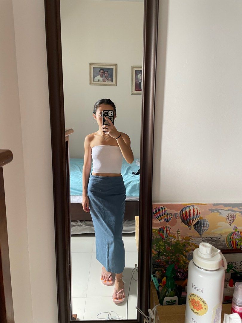 Carino Midi Skirt (Category: Skirts) located in Pasig City. Submitted by ___mj11 (Listing ID 1321829461, Image 2). Description: - Cariño Anita Midi Skirt in Denim (XS) - Used twice.