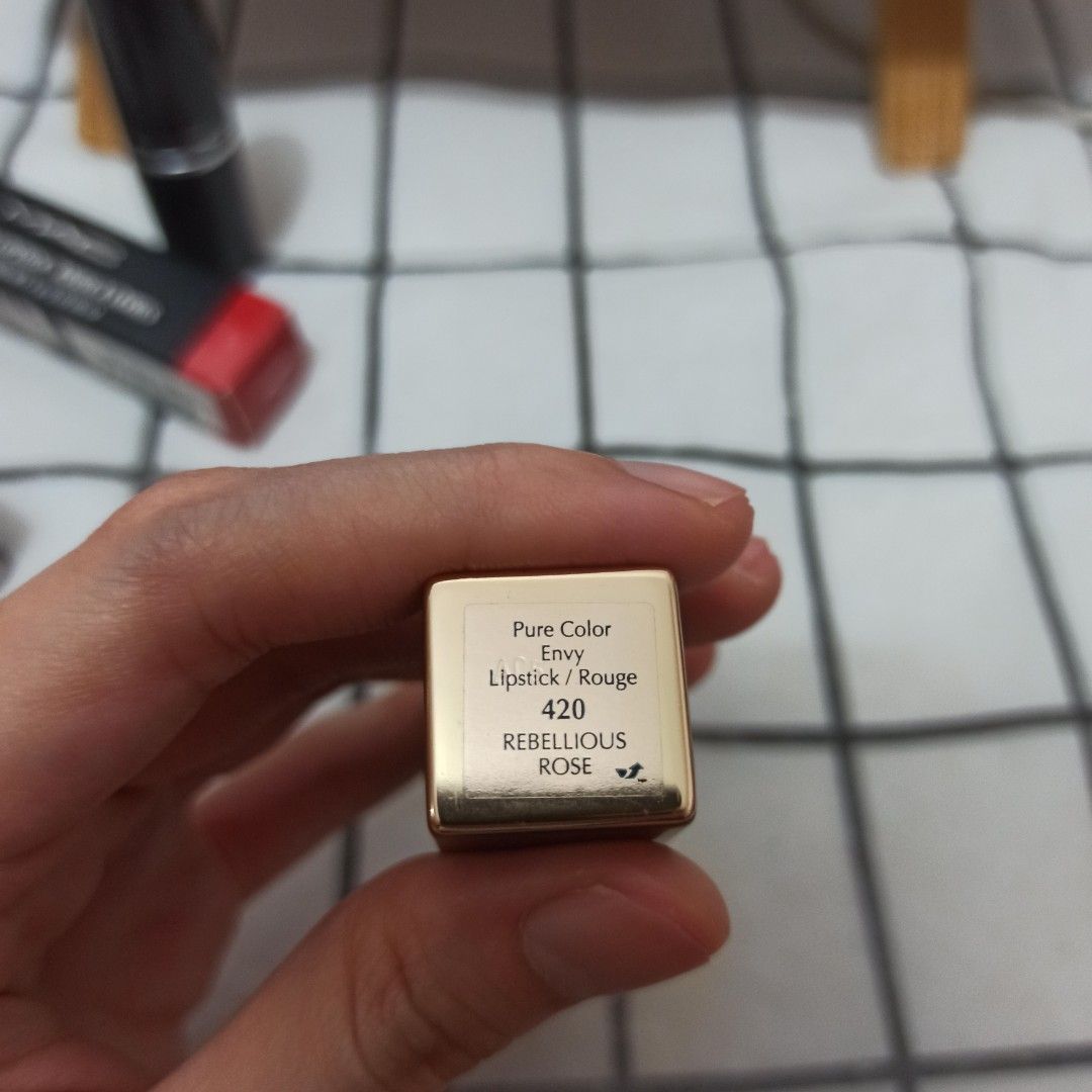 Estee Lauder Lipstick For Sale (Category: Makeup) located in Davao. Submitted by jz1988 (Listing ID 1325699188, Image 2). Description: Estee Lauder Lipstick For Sale shade: rebellious rose 420 NOTE: Used, but still in good condition Price is nego Payment method: Gcash.