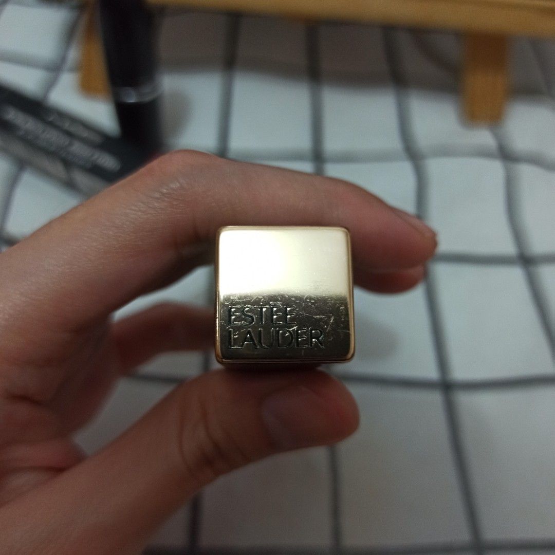 Estee Lauder Lipstick For Sale (Category: Makeup) located in Davao. Submitted by jz1988 (Listing ID 1325699188, Image 3). Description: Estee Lauder Lipstick For Sale shade: rebellious rose 420 NOTE: Used, but still in good condition Price is nego Payment method: Gcash.