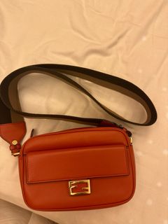 （分類：）位於 。 由 bagsshoesfever 提交（商品編號 1325747210，圖片 1）。簡介： 。