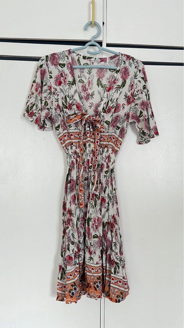 Floral Dress from Bali (Category: Dresses) located in Quezon City. Submitted by ajmlnd (Listing ID 1325646070, Image 1). Description: • Brand: [Insert brand name] • Size: Fits large frames comfortably • Condition: Very good, barely worn • Style: Perfect for corporate and casual wear • Reason for selling: Decluttering wardrobe • Note: Colors may vary slightly due to lighting in photos .
