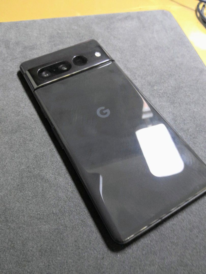 Google Pixel 7 Pro 256 GB - Obsidian (Unlocked) (Category: Google Pixel) located in Calauan. Submitted by thetraddycat (Listing ID 1325661811, Image 2). Description: For sale: Google Pixel 7 Pro 256 GB - Obsidian (Unlocked) ₱ 15,000 Item condition: Fair Seller warranty: No warranty Issues: ▪️ Scratches sa screen (di naman obvious kung naka-on ang lcd) ▪️Screen burn-in (obvious lang siya kapag light/ solid background, see pics sa post) Inclusions: