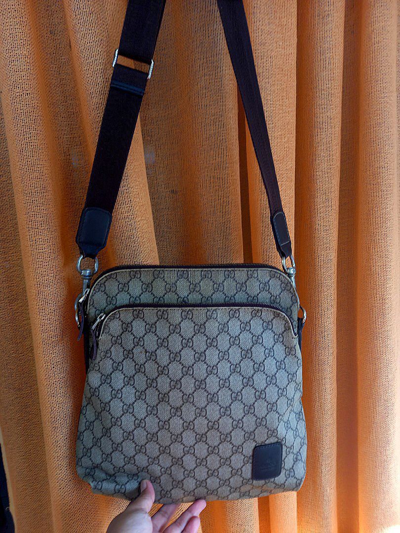 Gucci Sling Crossbody bag. CRAZY SALE