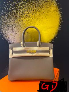 （分類：）位於 。 由 luxury_addicted 提交（商品編號 1325779309，圖片 1）。簡介： 。
