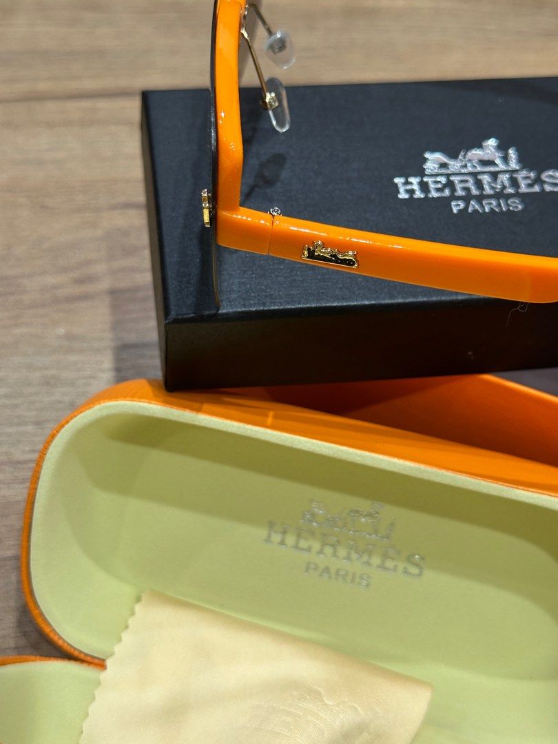 hermes sunglasses (Category: Sunglasses & Eyewear) located in Quezon City. Submitted by frankie9 (Listing ID 1325724029, Image 3). Description: hermes sunglasses P500.00 fits to asian face .