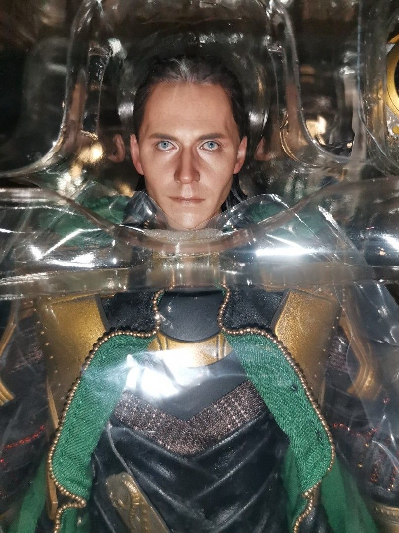 Hot Toys Loki version 1 back in box (Category: Figurines & Statues) located in Antipolo. Submitted by noblehawk.82e609 (Listing ID 1325661540, Image 3). Description: What you see in the picture is what you will get. Some minor dust on the figure. Due to age of time, discoloration, crease, flaking might slightly be seen on the figure. I added an exclusive gift ( Chitauri lazer gun can only be found on the Chitauri set commander and soldier) Mop Gc