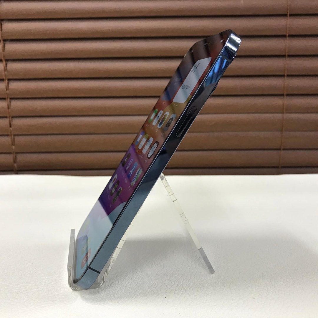 iPhone 12Promax 256gb (Category: iPhone 12 Series) located in Manila. Submitted by TekiCashGadgetsph (Listing ID 1325735357, Image 2). Description: (FU) Open-line, any sim working (worldwide) - Guaranteed original iPhone not fake/copy accessories with box Secondhand Good as new not abused! Presentable •Original Lcd • no issue hidden issues • clean apple id / iCloud id • Good batthealth • Good cam front/back • Good Performance • Working face id • 
