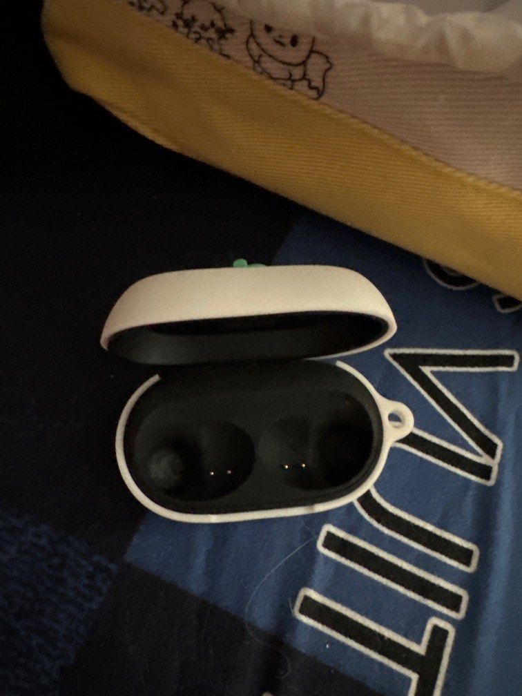 Jabra Elite 7 Pro Charging Case TWS (Category: Earphones) located in Quezon City. Submitted by remilia. (Listing ID 1325657045, Image 1). Description: ⭐️ Jabra Elite 7 Pro Charging Case - Charging case only - No box - With case, top part is taped on Selling as is, sadly I can't test if its working - it does light up though but you might want to do meet ups instead. RFS: Earbuds got destroyed by my dog.. lol..