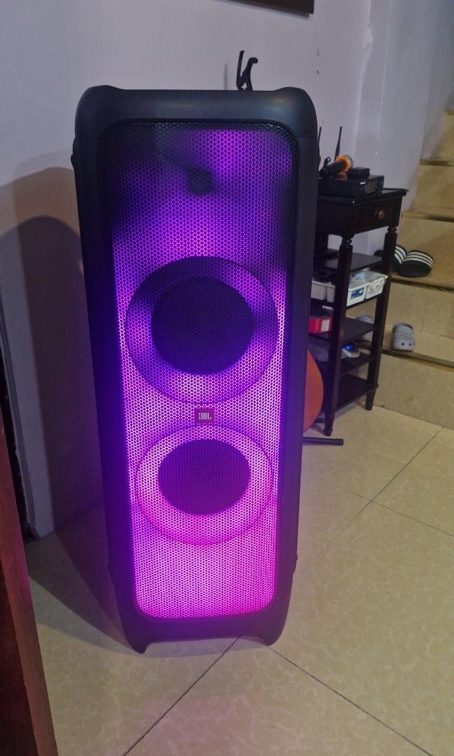 JBL 1000 WATTS (Category: Soundbars, Speakers & Amplifiers) located in Quezon City. Submitted by samguzman1968 (Listing ID 1325666593, Image 2). Description: .