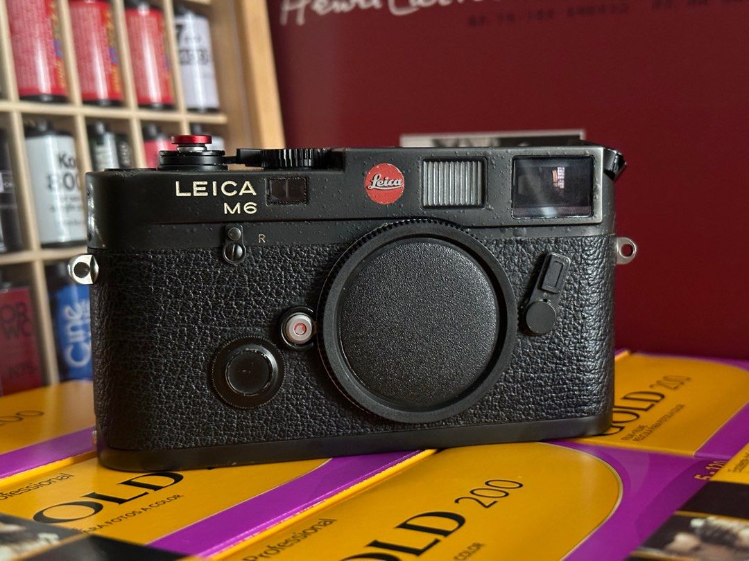 M6 Classic Leica M6 Bubbling LEICA M6 TTL SILVER BOX Photografica